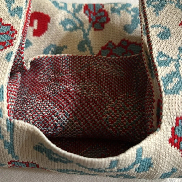 Knitted Flower small Tote Bag - new in package!! - Picture 5 of 6